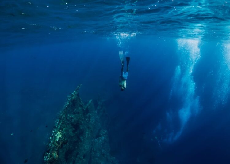 The freediver who holds his breath for over 9 minutes as well as 33 world records