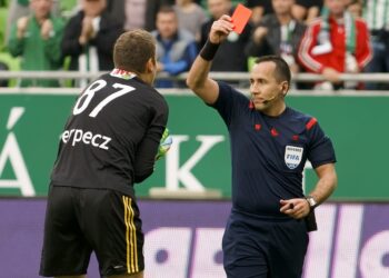 The insane game with ten red cards